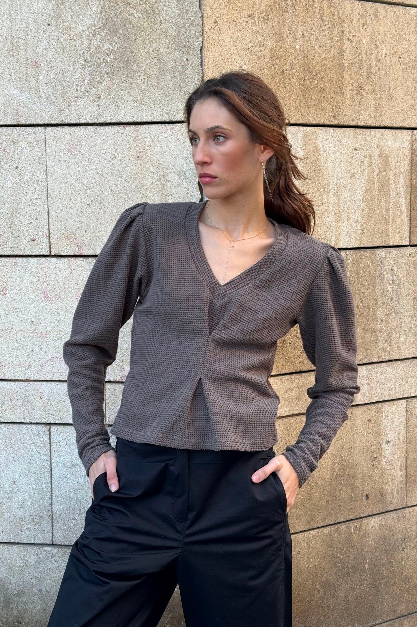 חולצת וואפל V