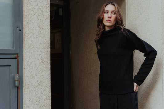 חולצת גולף וופל שחורה