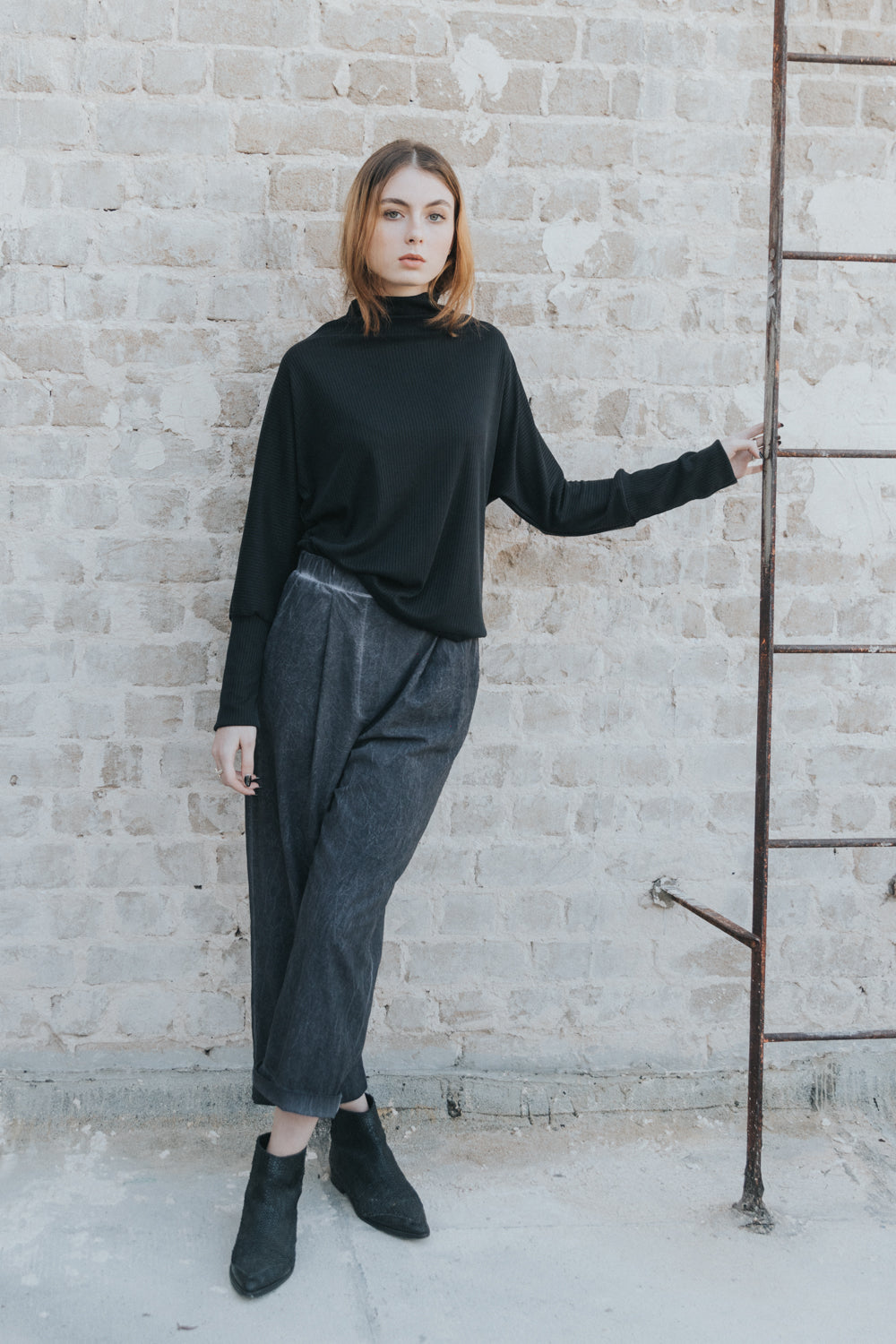 מכנסיי גולה אפור ווש