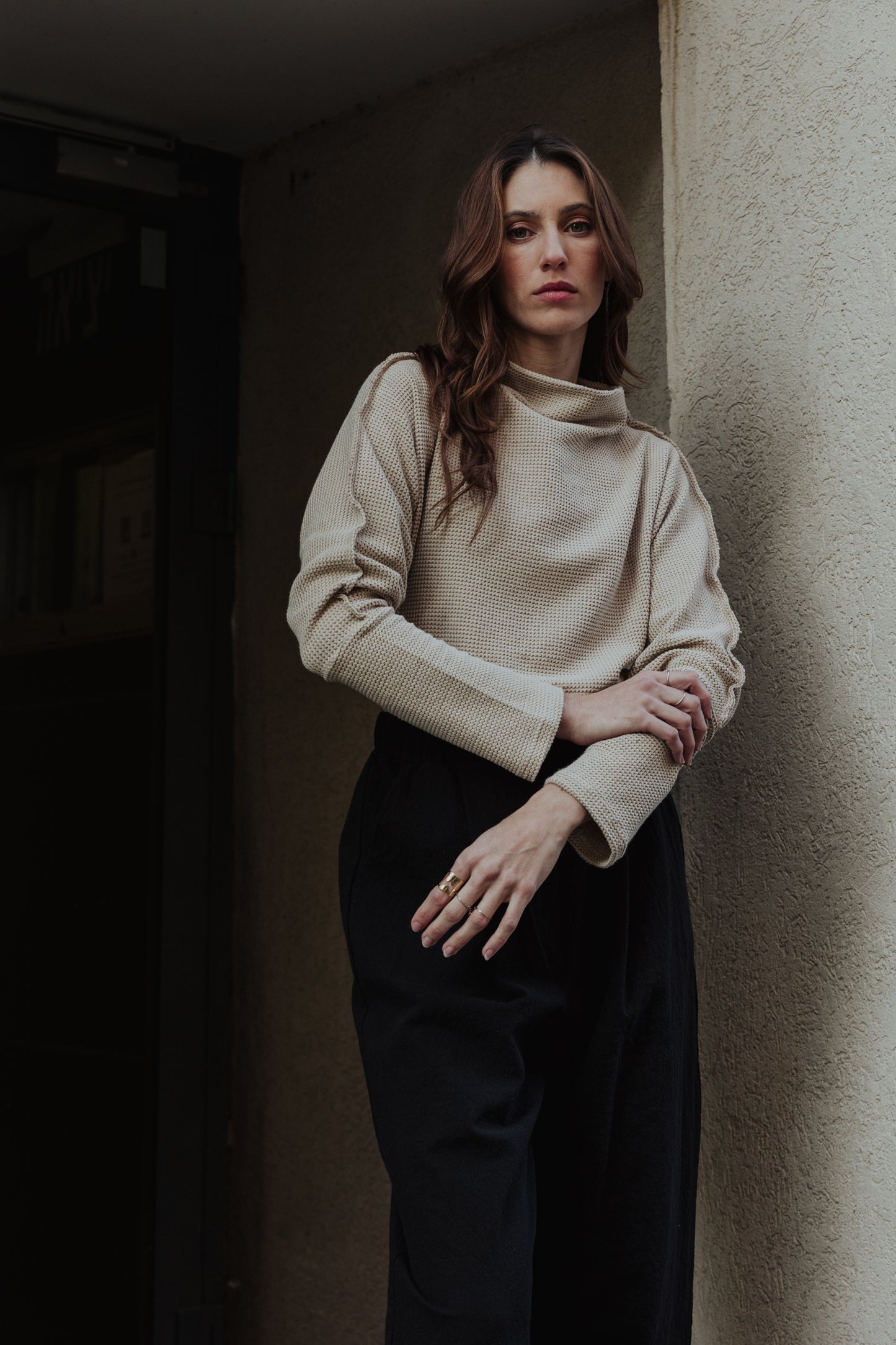 חולצת גולף וופל שחורה