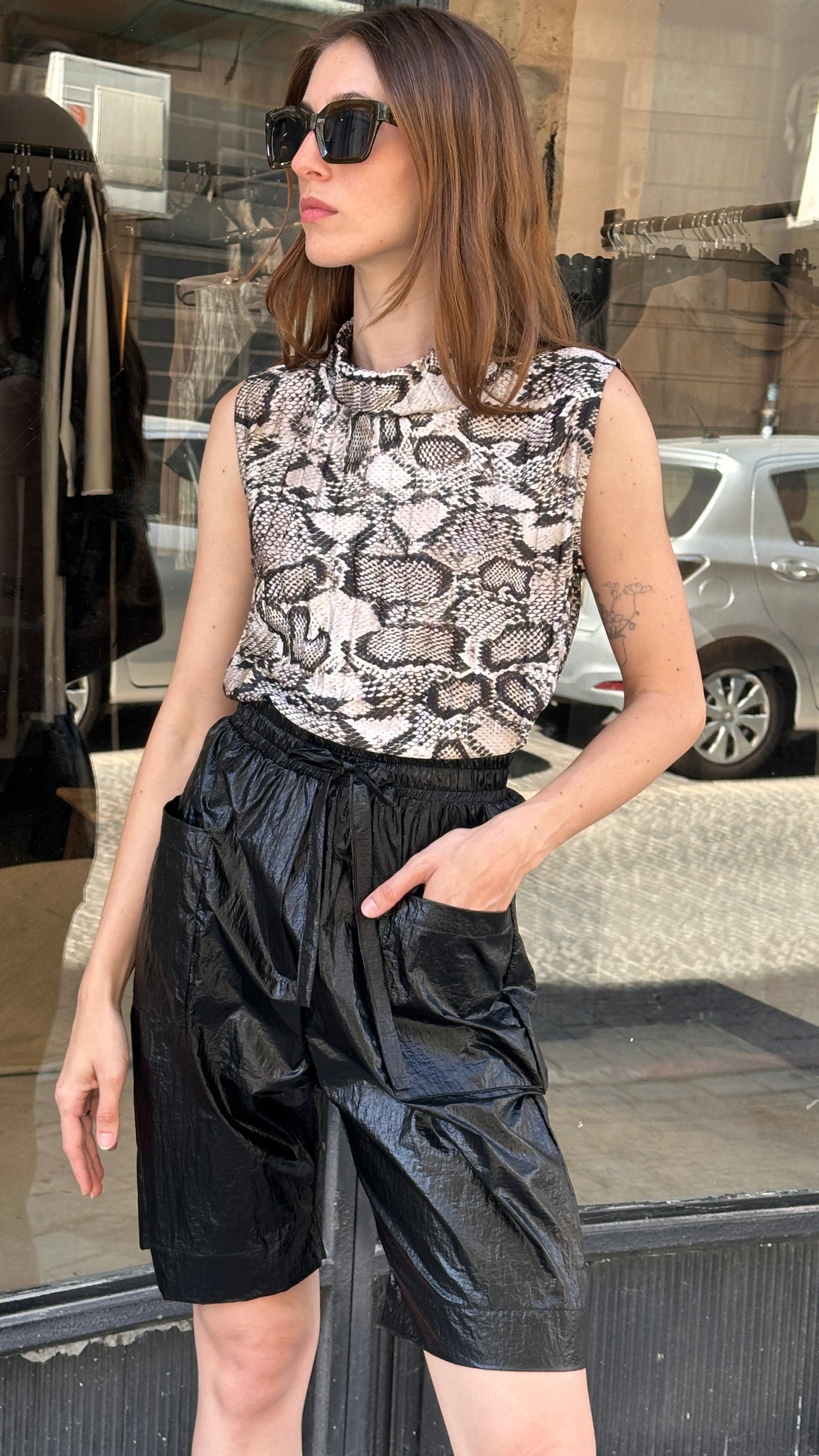 מכנסיי ניילון קצרים