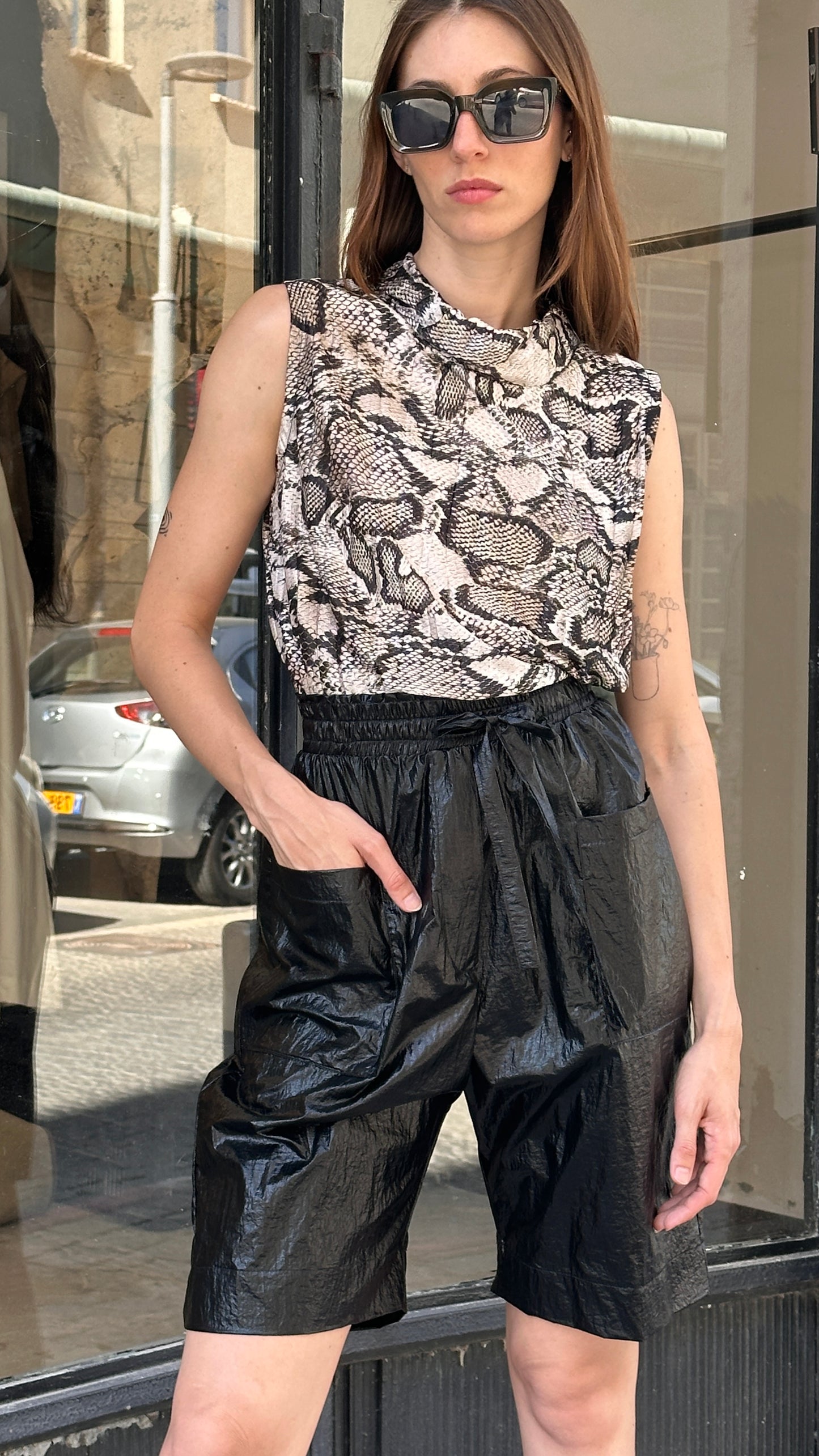 מכנסיי ניילון קצרים