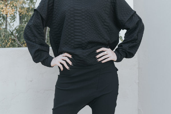 חולצת פריז קווילט - שחורה